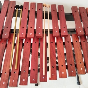 Instruments de musique Orff durables et stables de couleur rouge, fabriqués directement en usine, pour la musique des enfants, <span class=keywords><strong>piano</strong></span> en bois rouge à 37 touches - Product Image 2
