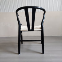 Chaise en bois noire personnalisée pour événements, mariages, avec accoudoirs en bois