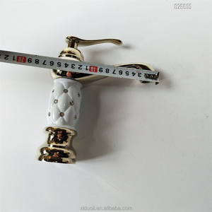 Robinet de lavabo européen tout en laiton Salle de bain froide et chaude Robinets de lavabo <span class=keywords><strong>hors</strong></span> <span class=keywords><strong>sol</strong></span> en laiton de style européen - Product Image 5