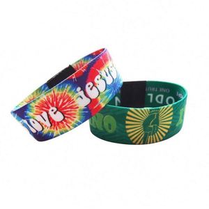 Fournisseur de bracelets d'identification en polyester personnalisés par sublimation avec logo imprimé pour conférences - Product Image 1
