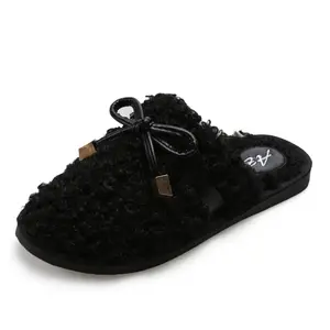 Hot Selling Winter Goedkope Slippers Pluche Mode Indoor Platte Buitenzool Anti Slip Pluizig Pluche Slippers Voor Dames