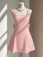 Robe mini élégante pour femme à bretelles spaghetti, col carré, couleur unie, silhouette trapèze, avec fermetures éclair ornées de perles et strass, et découpe au dos