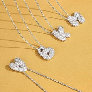 Colliers pendentifs tendance Hip Hop pour couple, avec breloques initiales A-Z, entièrement sertis de diamants et pierres précieuses, lettres bulles - Product Image 2