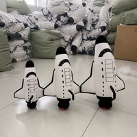 Jouet en peluche en forme de vaisseau spatial sur le thème de l'espace, vente en gros