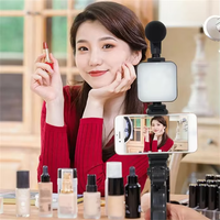 Kit de tournage pour créateurs YouTube et TikTok : support de téléphone, mini trépied, éclairage LED d'appoint, mini kit d'éclairage vidéo LED à intensité réglable avec microphone