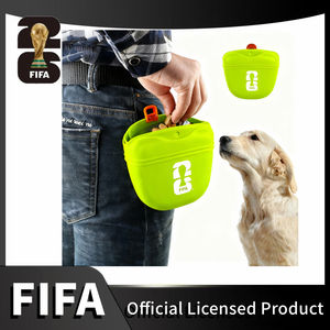 Sac à friandises pour chien en silicone pour l'entraînement en plein air, produit officiel de la Coupe du monde <span class=keywords><strong>FIFA</strong></span>, sac à friandises pour animaux de compagnie, sac à récompenses portable pour nourriture et collations pour animaux de compagnie - Product Image 2