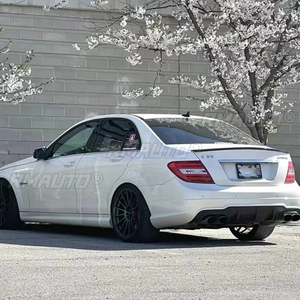 สปอยเลอร์หลังทรงสปอร์ตสำหรับตกแต่งภายนอกรถยนต์ Mercedes Benz W204 C Class 4 ประตู ปี 2007-2014 รุ่น C180 C200 C220 C260 C300 - Product Image 3