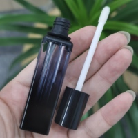 Tubes de brillant à lèvres de luxe 5 ml, tubes personnalisés dorés pour fond de teint liquide et correcteur avec applicateur, flacon carré pour brillant à lèvres