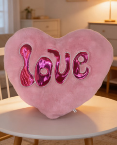 Vente en gros d'usine : Adorable coussin en peluche en forme de cœur, poupée en peluche douce pour filles, idéal pour la Saint-Valentin ou comme cadeau de mariage - Product Image 6