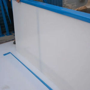 Planche de protection HDPE ZSPE Shovel Ready pour la conversion de patinoires avec panneaux de barrière synthétiques - Product Image 1