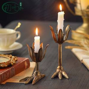 Chandeliers vintage en fer forgé, design pattes de poulet, bougeoirs décoratifs de bureau, ensemble de décoration pour la maison - Product Image 1