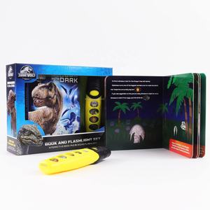 Jurassic World Learning Machines Dinosaurios en el libro de sonido oscuro con linterna de juguete - Product Image 4