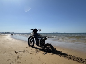 มอเตอร์ไซค์ Adventure-Touring รุ่น TYE5000A 72V73A สำหรับการขับขี่แบบออฟโรดและเดินทางในพื้นที่ห่างไกล - Product Image 3