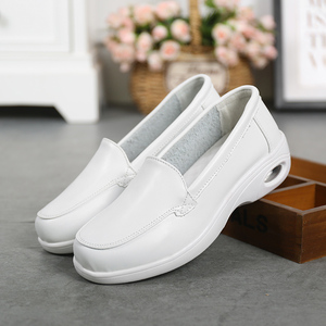 Comode <span class=keywords><strong>Scarpe</strong></span> da Infermiere in Pelle di Vacchetta Antiscivolo Bianche con Fascia Elastica e Cuscino d'Aria - Product Image 2