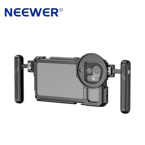 Stabilisateur de smartphone tout métal <span class=keywords><strong>NEEWER</strong></span>, adaptateur de filtre d'objectif 67 mm, cage pour téléphone S22 Ultra, kit de montage vidéo avec poignées latérales doubles - Product Image 1