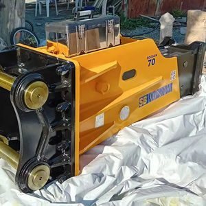 SOOSAN SB70 BOX TYPE Disjoncteur hydraulique disponible caractéristiques standard ciseau tuyau boîte à outils cylindre d'azote douze mois de garantie - Product Image 3