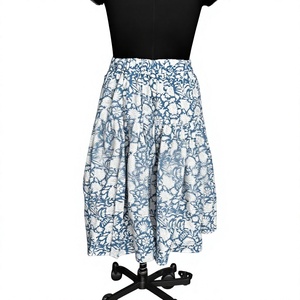 Jupe longue à imprimé botanique bleu, jupe à volants florale indigo, jupe longue à imprimé jardin bleu, jupe longue en coton à volants à imprimé floral bleu - Product Image 3