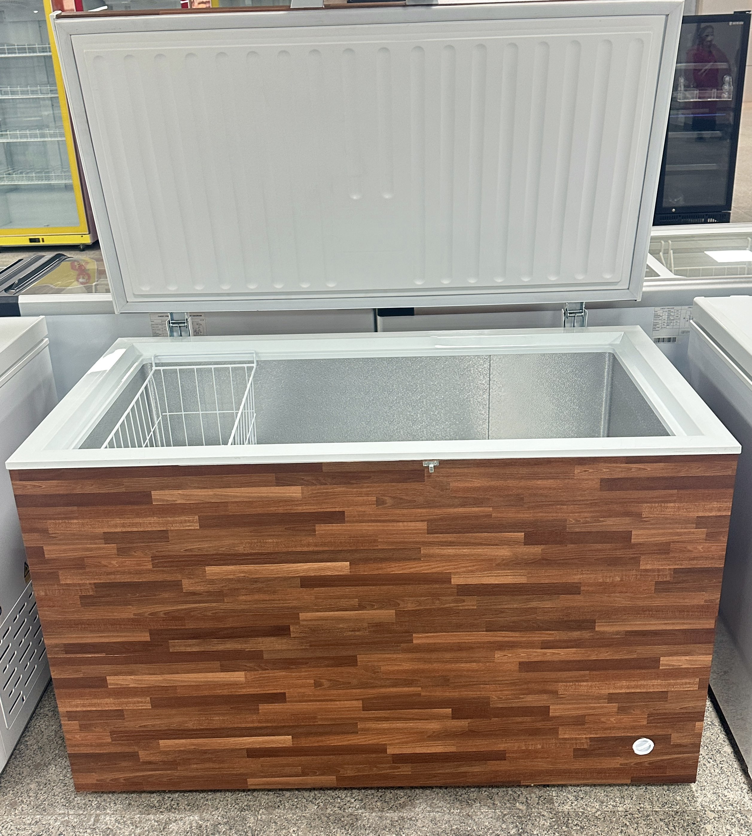 Wholesale Big Chest Freezer Portable Gas-Powered Option | Alibaba.com