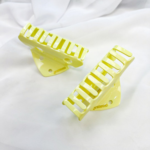 Pinza para el pelo con forma de queso Chasesun, amarillo claro, 10 cm, pinza acrílica para uso diario de las mujeres - Product Image 2