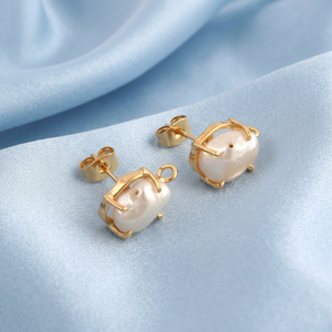 Pendientes Minimalistas Hechos a Mano con Perlas Orgánicas de Agua Dulce, Conector DIY con Engaste de Oro para Diseño de Joyería Única - Product Image 2