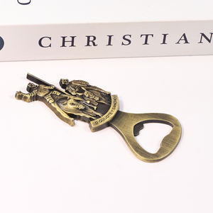 Fabbrica su misura logo in metallo colore spagna apribottiglie magnete per turisti souvenir Don chisciottote apribottiglie - Product Image 4