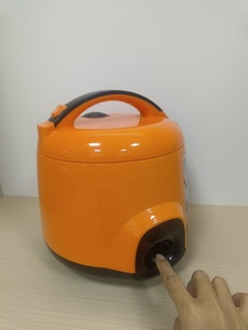 Mini cuiseur à riz avec tasse doseuse, contrôle mécanique du minuterie, chauffage sous la cuve, capacité de 0,6 à 1,5 L, design portable, mécanique - Product Image 2