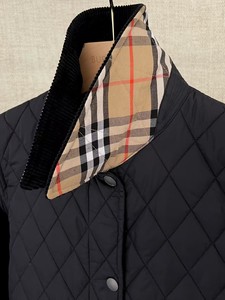 เสื้อแจ็คเก็ตขนเป็ดน้ำหนักเบา BUE Luxury Winter Warmth ลายเพชร คลาสสิก สีดำ วินเทจ ลำลอง สีเบอร์รี่ สำหรับผู้ชาย - Product Image 4