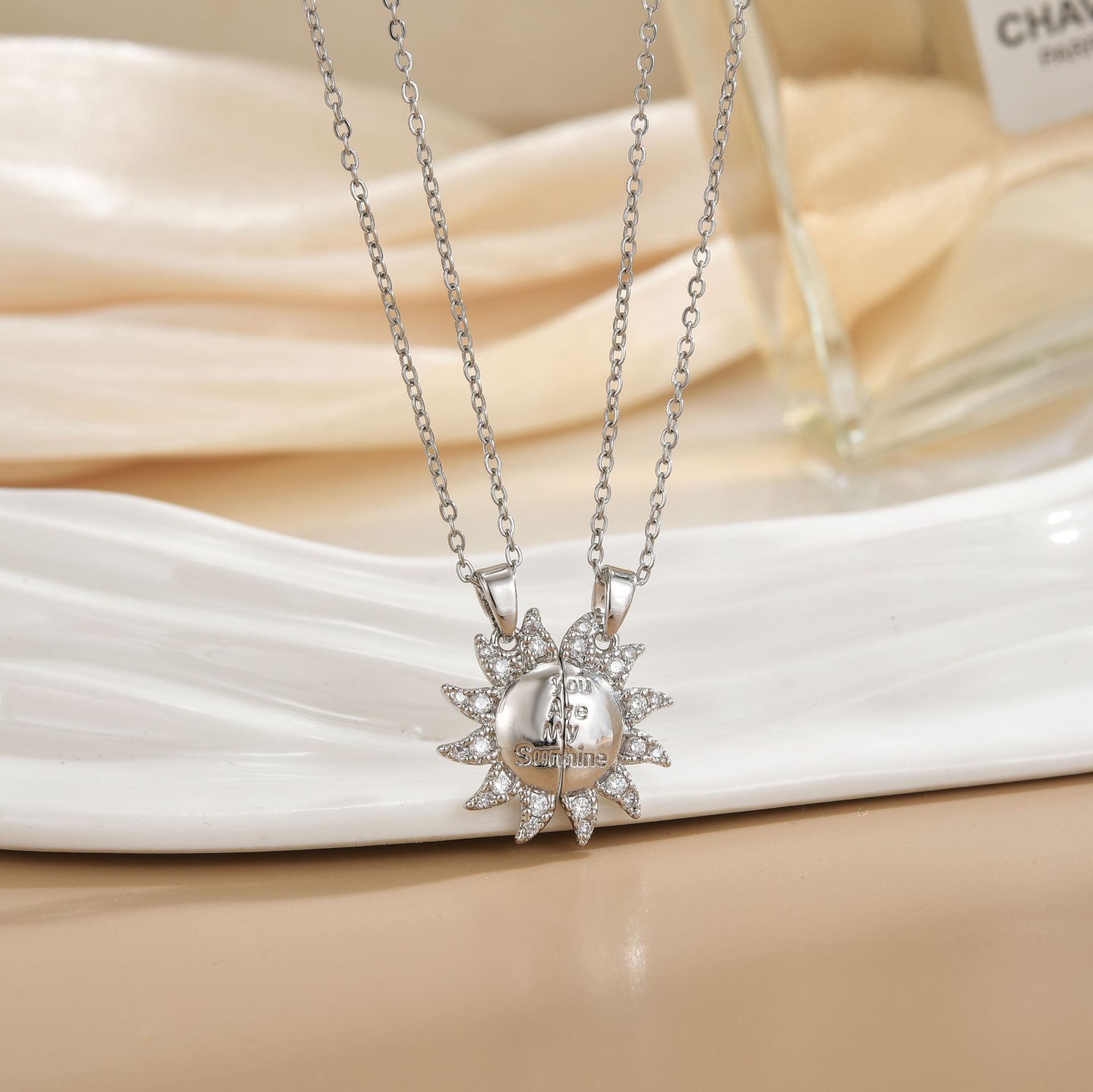 Magnetic couple necklace xl0482g