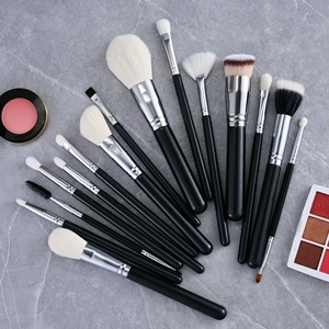 Set di 15 Pennelli da <span class=keywords><strong>Trucco</strong></span> in Fibra Sintetica con Manici in Legno Nero, Pennelli <span class=keywords><strong>per</strong></span> Ombretto e Cipria con Borsa - Product Image 2