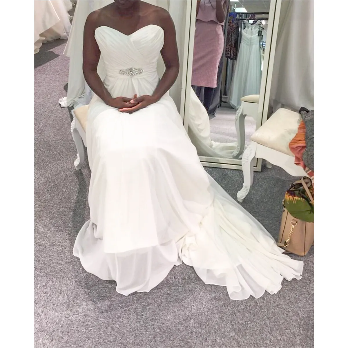 Simple white Chiffon Sheath Wedding Dresses Stylish Scoop Bridal Gowns African Wedding Dress in Wedding
