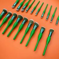 Juego de Brochas de Maquillaje Profesional YRX de 19 Piezas con Mango de Madera Verde y Pelo Sintético, con Virola de Aluminio para Aplicación de Corrector Facial