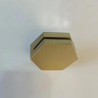 Porte-cartes hexagonal en laiton massif - Support de cartes de visite et pince à mémos robustes pour bureau de direction, magasin de détail et galerie d'art