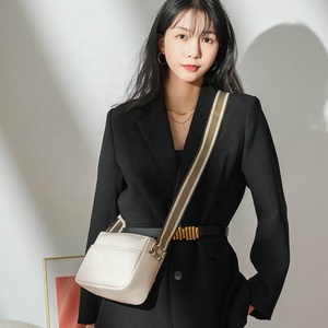 Bolsos cruzados de piel sintética para mujer, a la moda, al por mayor, con cadenas, impermeables, para uso diario - Product Image 3
