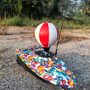 Barco Cebador RC SurfCaster Pro con Motor sin Escobillas de Alta Velocidad para Pesca con GPS, Dos Liberadores de Cuerda y Bola de Auto-Nivelación D16 12V - Product Image 2