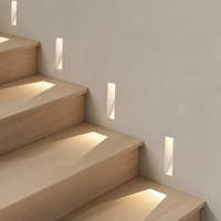 Marches et contremarches d'escalier en bois et acier, design moderne, en contreplaqué HPL, écologiques, économiques, sur mesure