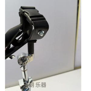 Support professionnel pour tambour africain - Trépied à double renfort, construction métallique durable, hauteur ergonomique réglable, vente en gros, personnalisable - Product Image 5