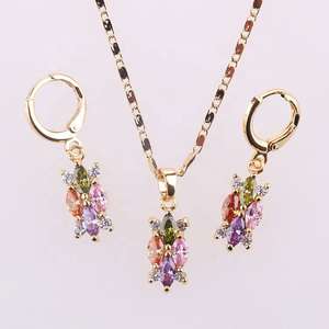 ชุดเครื่องประดับโคลเวอร์ทองคำหนึ่งกรัม ชุบทอง 18K สร้อยคอและต่างหูรูปดอกไม้สี่แฉกนำโชค สไตล์ดูไบสุดฮิต งานประดิษฐ์ - Product Image 1