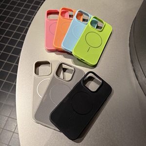Coque de téléphone magnétique en maille nid d'abeille à dissipation thermique couleur bonbon simple ou coque rigide ultra-fine anti-chute pour iPhone 17, 16, 15, 14, 13 - Product Image 1