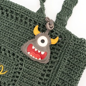 พวงกุญแจหนังรูปมอนสเตอร์ตาเดียวขี้เล่นพร้อมรายละเอียดเขา - Product Image 3
