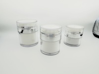 Grosir krim perawatan kulit 15/30/50ML stoples krim akrilik plastik botol pompa pengap kosmetik bening mewah