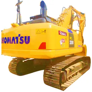 ใช้คุณภาพดีต่ําชั่วโมง KOMATSU pc200-8 มือสองรถขุดตีนตะขาบอุปกรณ์งานก่อสร้างขุด pc200 20 ตันเครื่อง