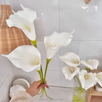Lys Calla Artificiels Réalistes en EVA de Qualité Supérieure, Fixés et Façonnés, Accessoires Floraux pour la Décoration de la Maison, des Mariages et de la Fête des Mères