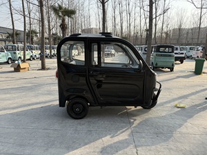 Tricycle électrique entièrement fermé de bonne qualité à bas <span class=keywords><strong>prix</strong></span>, fabriqué en Chine, pour usage domestique, transport adulte, 1000W - Product Image 2