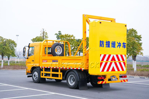 Camion amortisseur de chocs Dongfeng Huashen 100K en promotion – Camion de protection et de sécurité pour l'entretien routier - Product Image 3