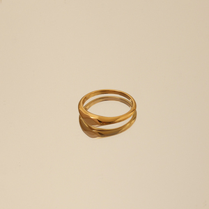Anillo de Sello con Corazón, Elegante, Clásico, Delicado, Moderno y de Lujo, en Acero Inoxidable con Baño de Oro de 18K, Unisex, Joyería May Aigs - Product Image 3