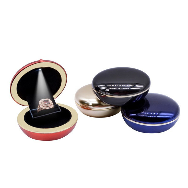 Newest Manufacture Customized Logo Round Lacquered Soft Velvet Ring Jewelry Packaging Box With Led Light