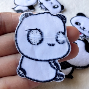 Phim hoạt hình dễ thương lông thêu vải với gấu trúc đỏ các bản vá lỗi quần áo với rách lỗ và các bản vá lỗi dính - Product Image 4