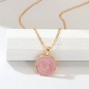 Collier chaîne avec médaille émaillée moderne en forme d'étoile à cinq branches, de lune et de foudre en cuivre - Product Image 3