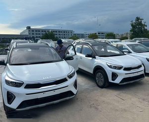 2025 pour Kia Yipao KX1 Nouveau SUV <span class=keywords><strong>Achat</strong></span> en ligne auprès de vendeurs chinois Petit SUV économe en carburant avec boîte de vitesses automatique - Product Image 1