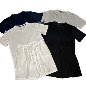 Conjunto Deportivo para Hombre, Camiseta Transpirable de Secado Rápido con Detalles Reflectantes y Pantalones Cortos Deportivos, Ropa Deportiva para Correr, Gimnasio y Entrenamiento al Aire Libre - Product Image 1